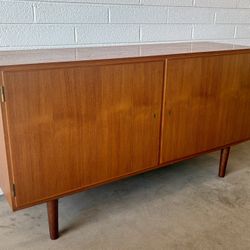 Vintage Poul Hundevad Danish Modern Teak Credenza
