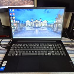  Lenovo Laptop 5 Mnths Old- Great 4 Students