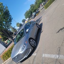 Hyundai ELANTRA LIMITED 2017 TITULO LIMPIO