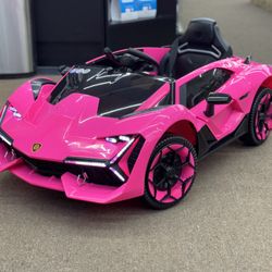 Toy Vehicle with Scissor doors 🚗✨