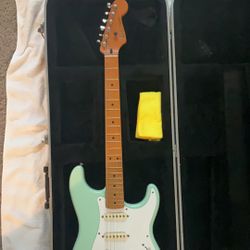 Fender Strat electric guitar MIM 2007 w/ Gator Hardcase