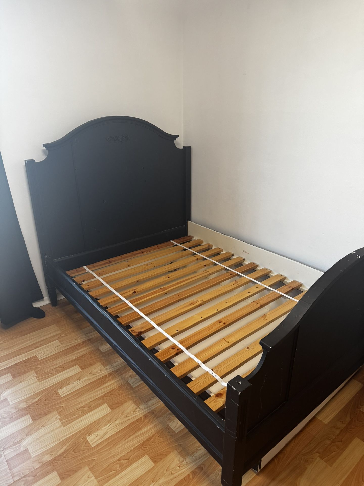 Pottery Barn Kids Full Size Solid Wood Bed Frame And Trundle