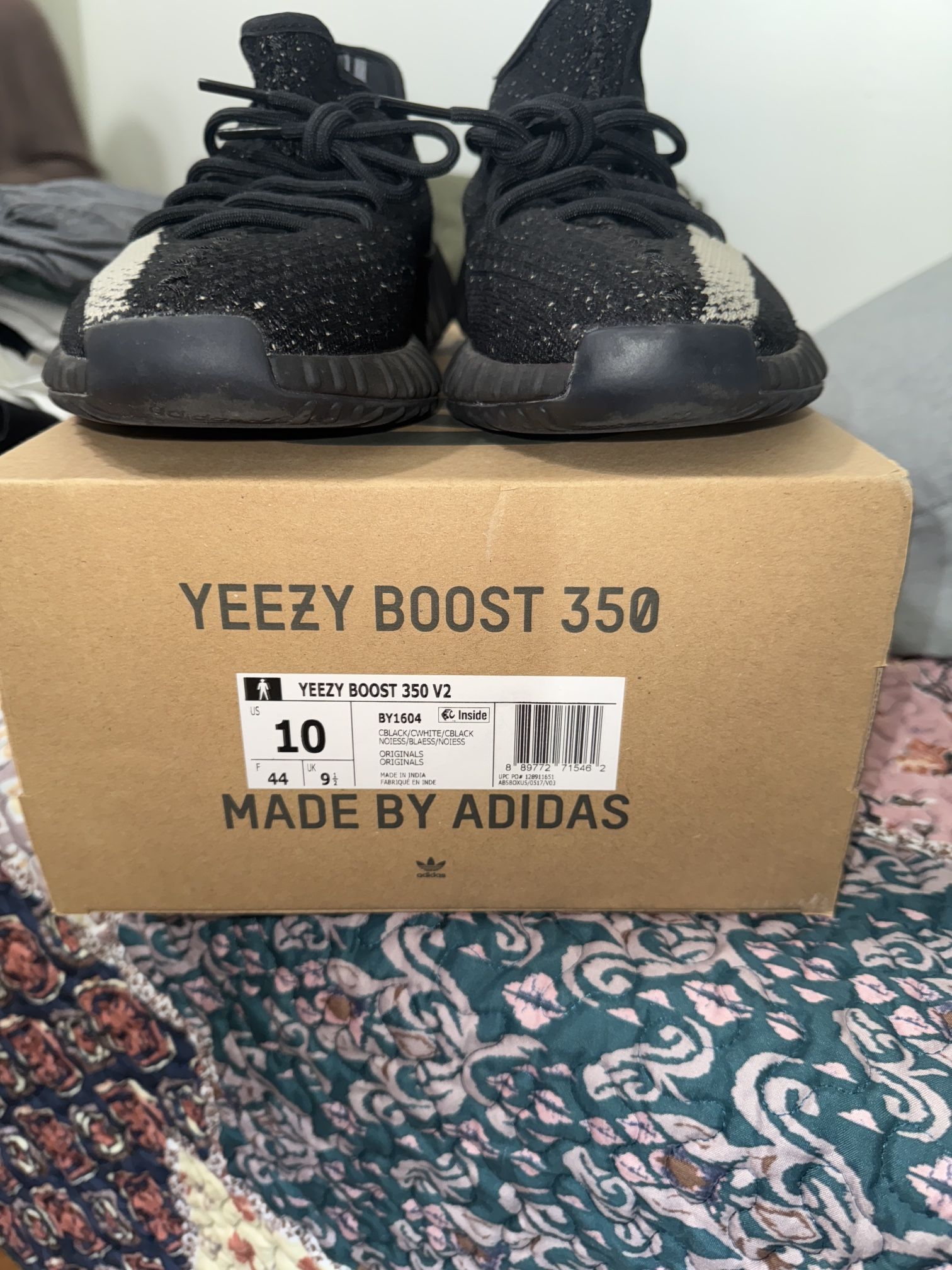 Yeezy Boost 350 V2 Oreo
