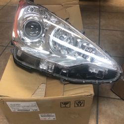 2012/2014 Toyota Prius Right Headlight 