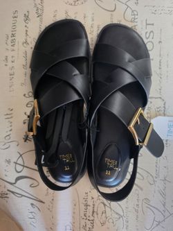 Women sandals