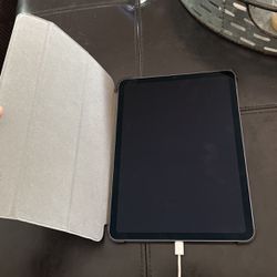 iPad Air 64GB With Pencil And Case 