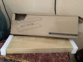 2 floating shelves