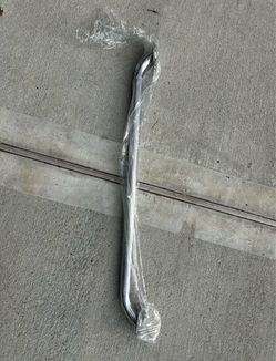 Midline Grab Bar