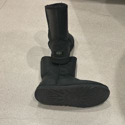 Uggs  Boots Short Black Color Size 5