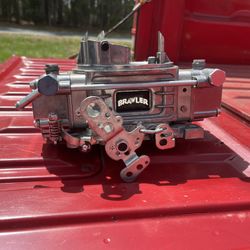 Holley Brawler 650 Double Pumper