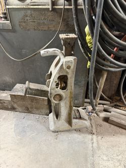 House Jack - 2
