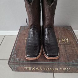 Size 8 original caiman belly square toe boots