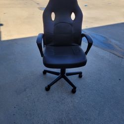 Computer Gaming Rolling  Chair Height Adjustable And Tilt 