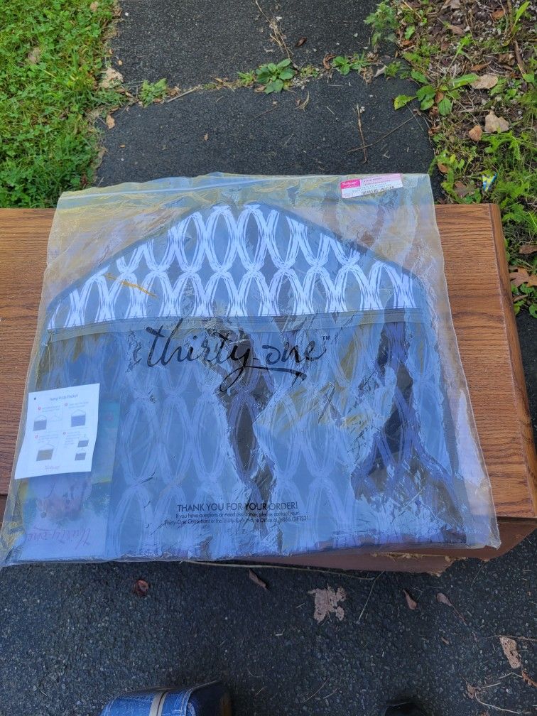 Thirty One Small Garment Bag