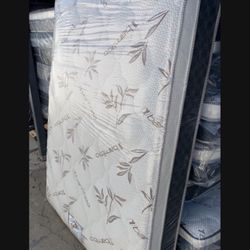 Queen Size Pillow Top Mattress 