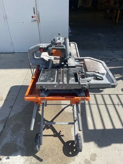 Ridgid 10” wet tile saw with stand