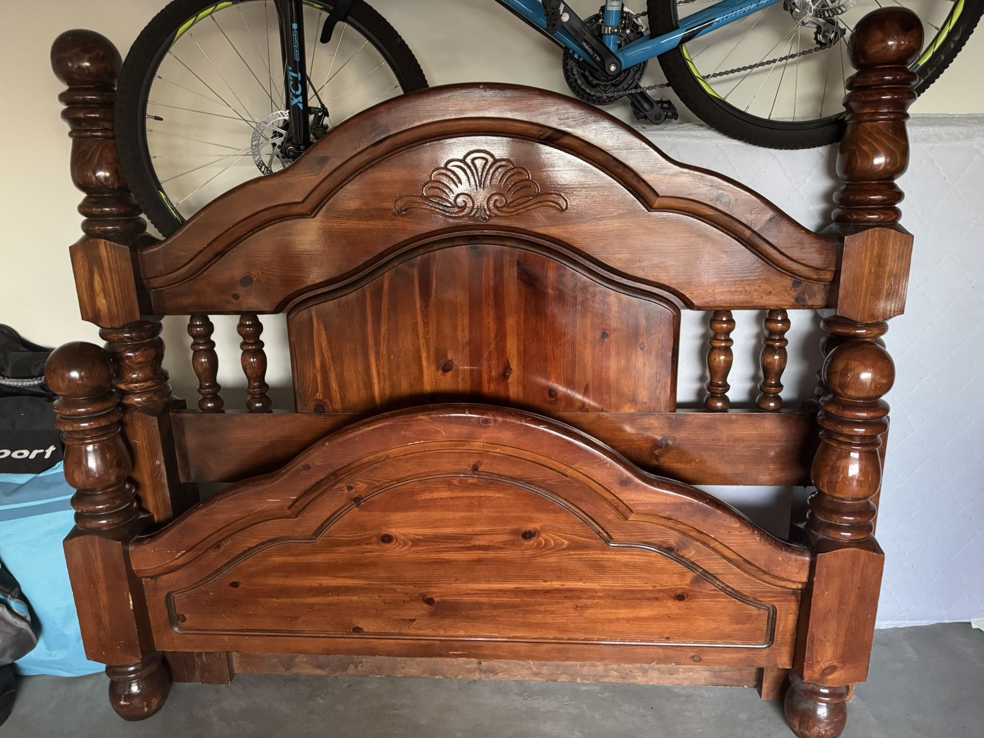 Queen Bed, Box Spring & Mattress
