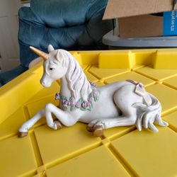 Porcelain Bisque Unicorn 1992 musical wind up