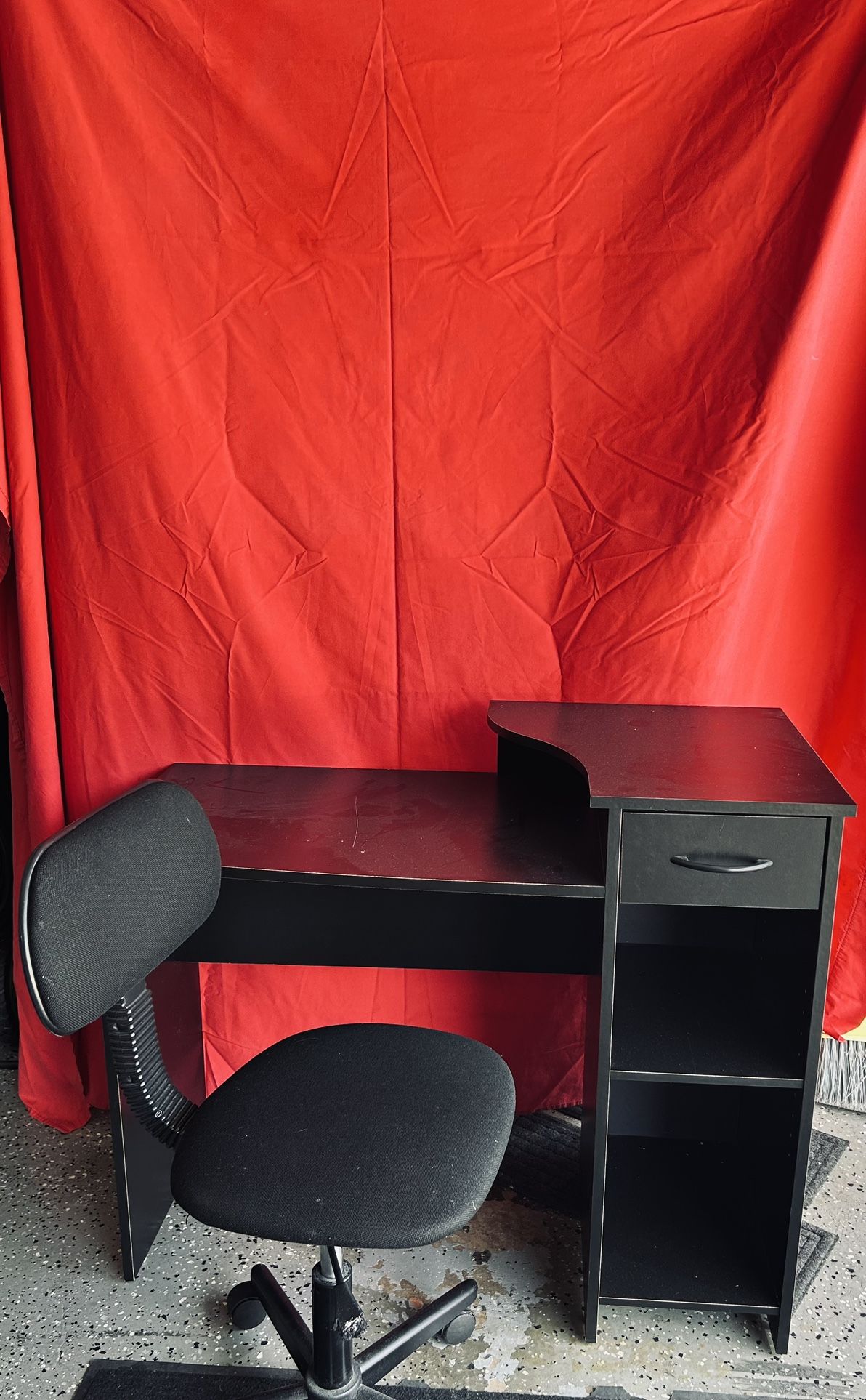 Desk + Chair, Black