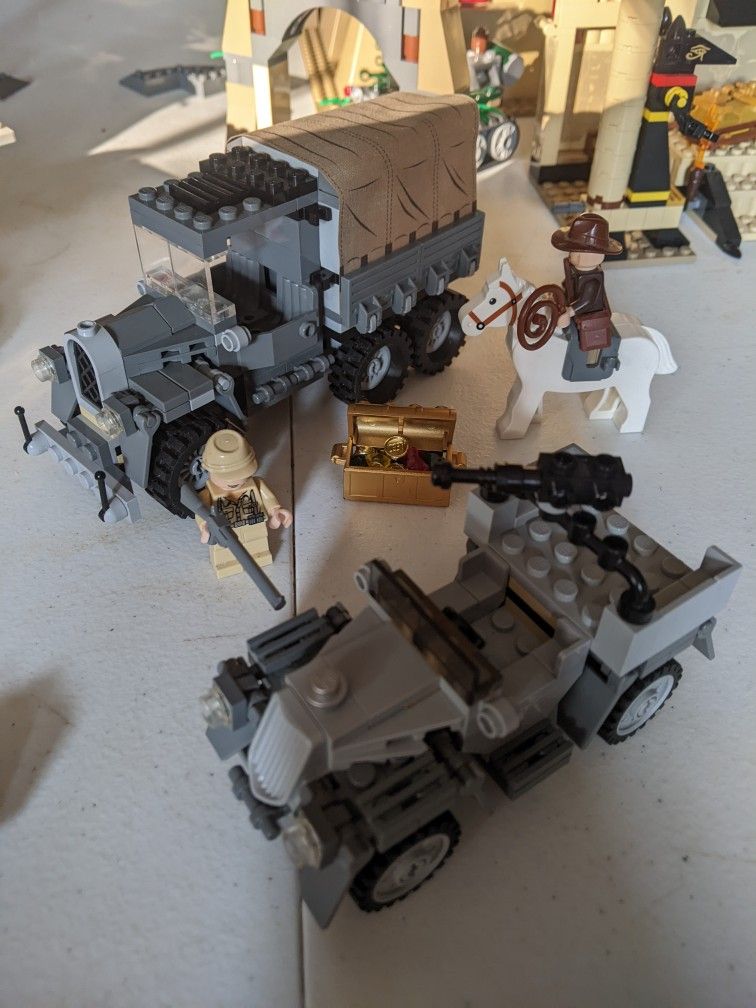 Lego Indiana Jones Race For Stolen Treasure