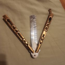 Folding, switching comb
