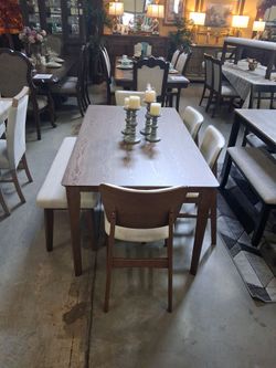 Table with 4 Chairs