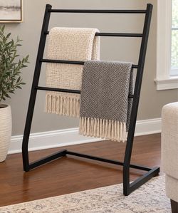Freestanding Black Metal Blanket Ladder / Towel Rack
