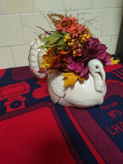 Thanksgiving LENOX Christmas original Center Piece In Original Box