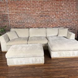 Delivery Available Henredon cream sectional sofa couch w ottoman retails 1700