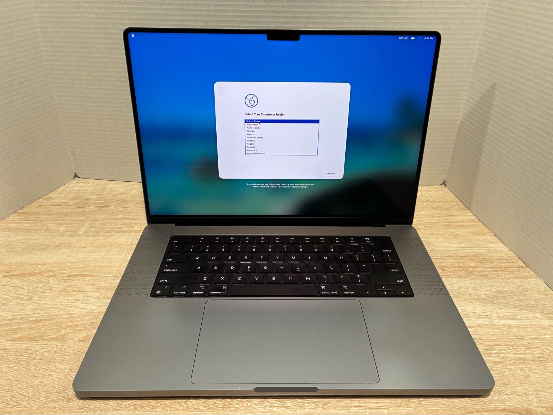 $750, Like New M1 PRO MacBook Pro (16