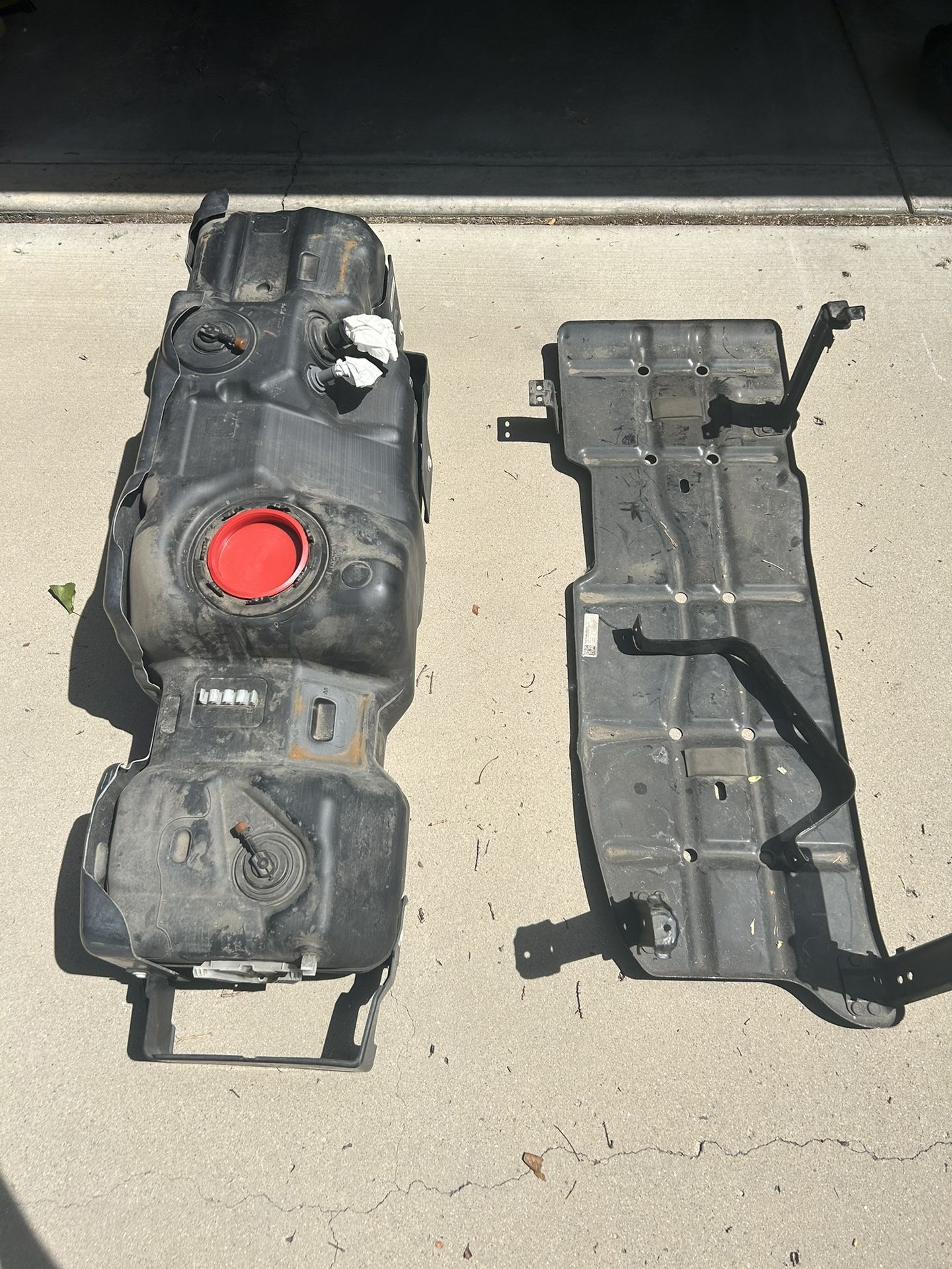 Fuel Tank/Skid Plate From 2018 Ford Super Duty Diesel