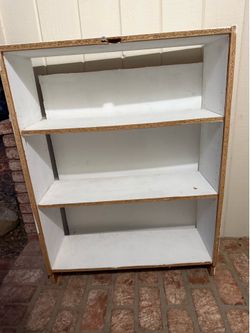 Free shelf white