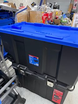 Kobalt X-large 50-Gallons (200-Quarts) Black Heavy Duty Rolling Stackable Tote, Latching Lid