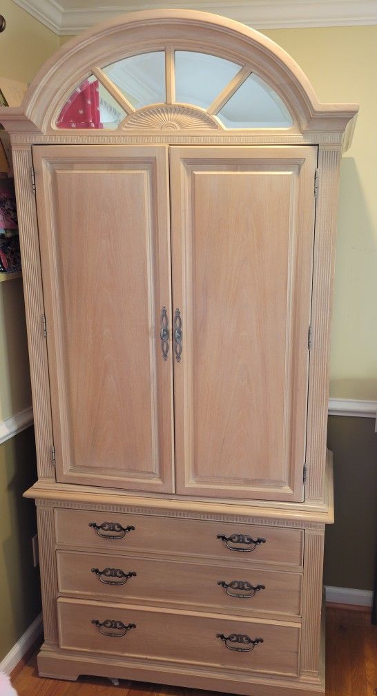 Armoire