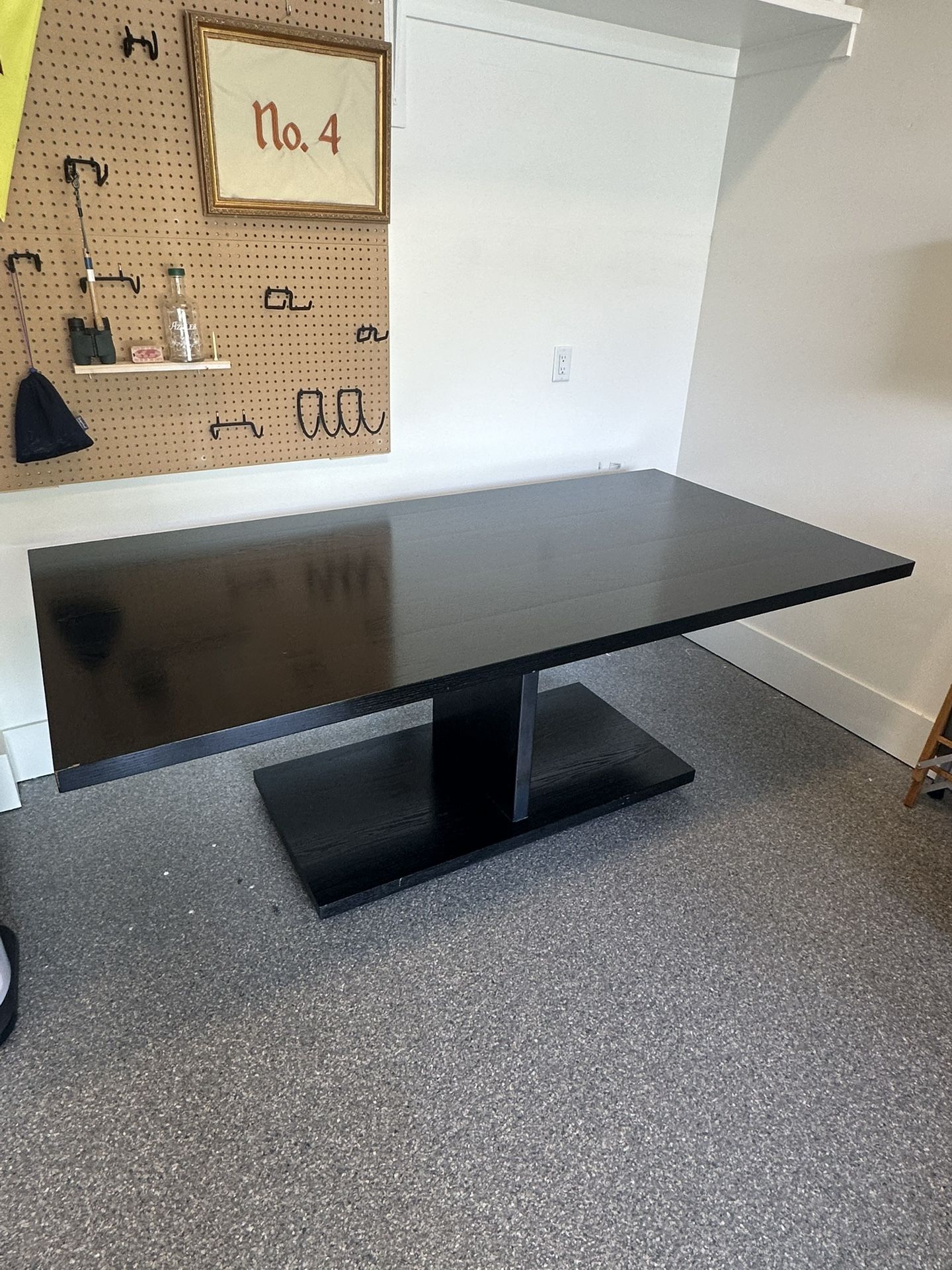 ARTLESS Oak Dining Table