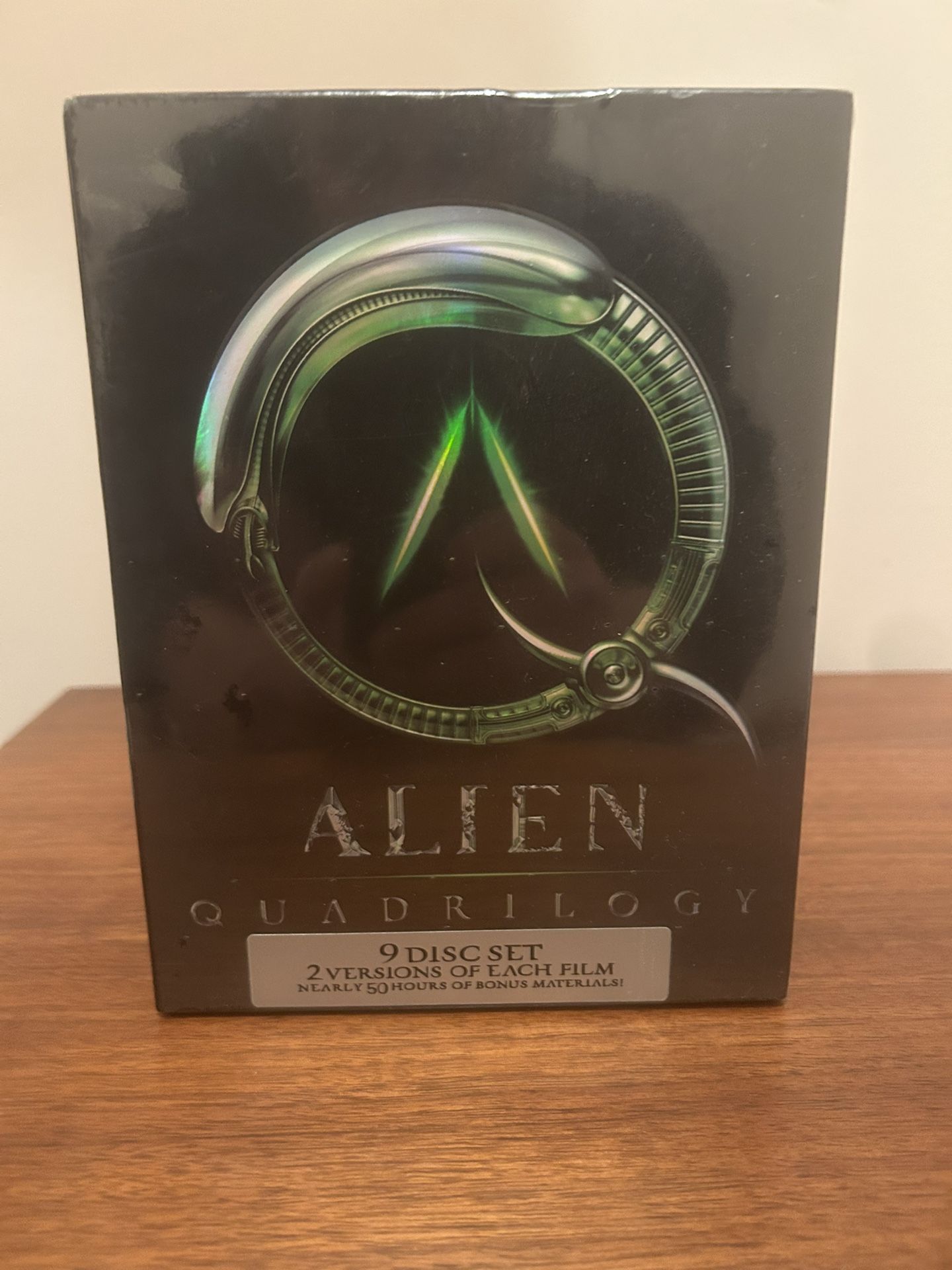 *ALIEN MOVIE SERIES* The Alien Quadrilogy 9 DVD Box Set *New* (Complete Box Sealed) Bonus Alien vs. Predator DVD Included