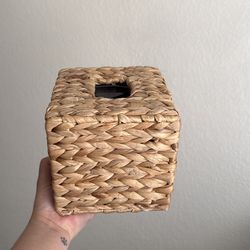 Wicker tissue box cover