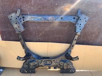 Cross member Nissan Versa 2020-24