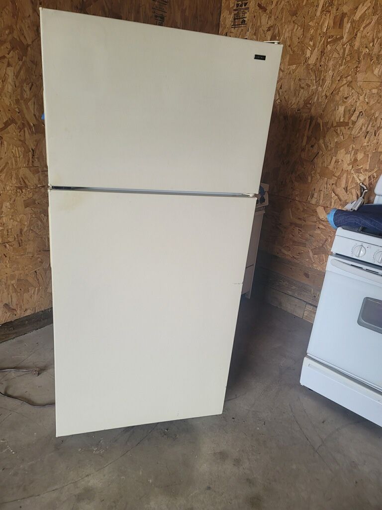REFRIGERATOR