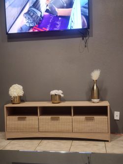 Tv console