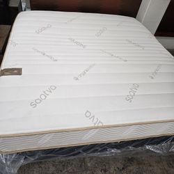 Saatva Zenhaven Latex King Mattress  - Perfect Condition 