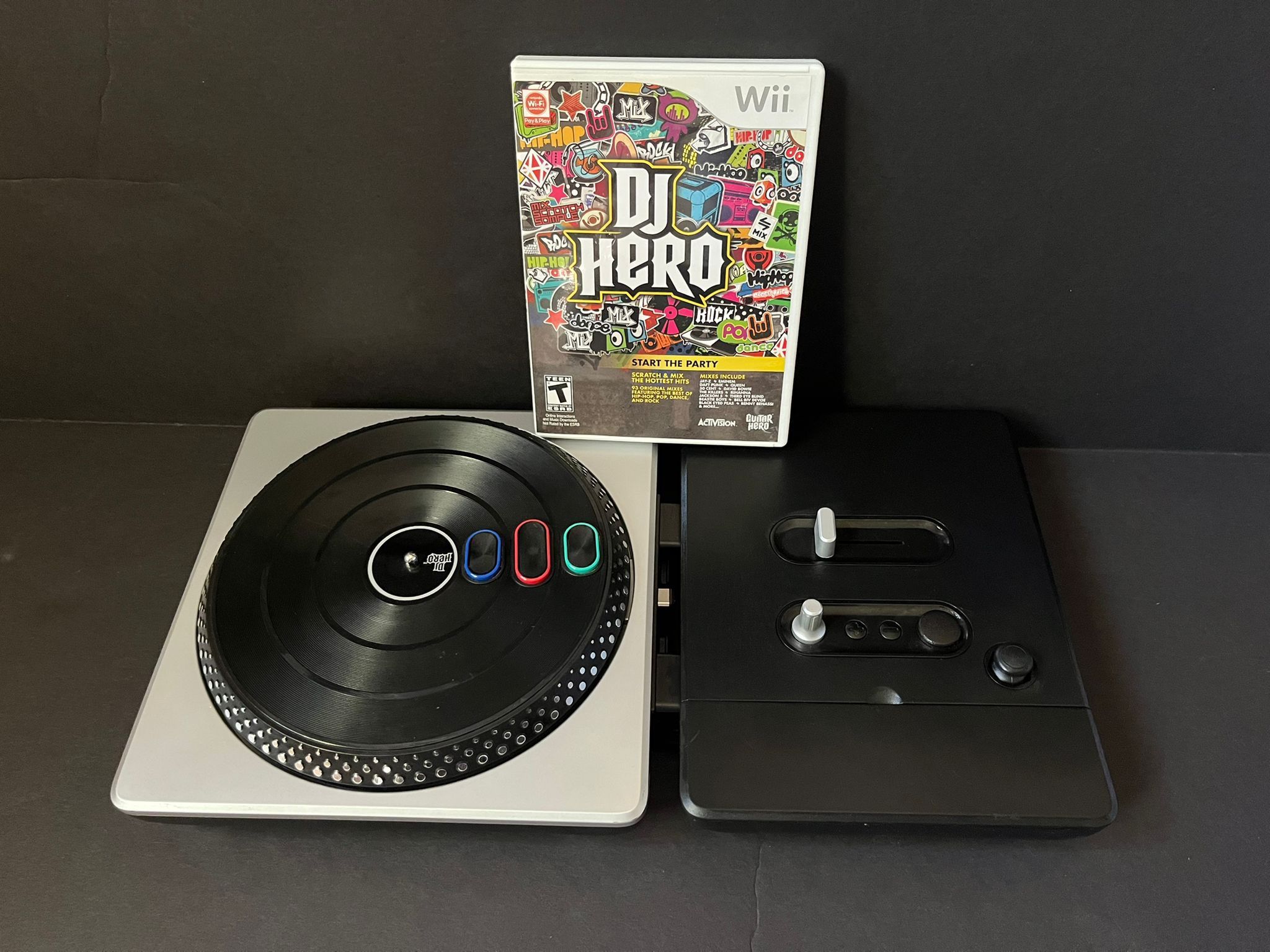 DJ Hero Wii Turntable Bundle w/ Wii Game