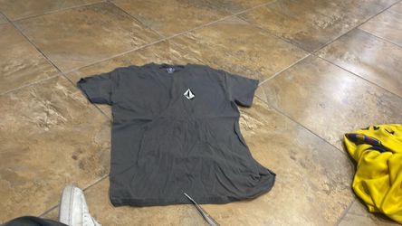 Gray graphic tee