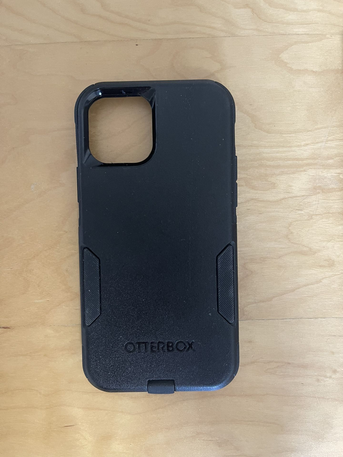OtterBox 77-65405 Commuter Fitted Case for iPhone 12/12 Pro - Black