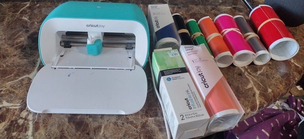 Cricut Joy And Vinyl Included