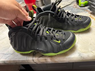 Nike Foamposite size 9.5