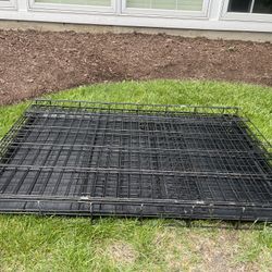 Dog Crate L: 42-in L x 28-in W x 30-in H 