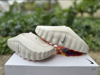 Nike Slide Sandals Light Bone
