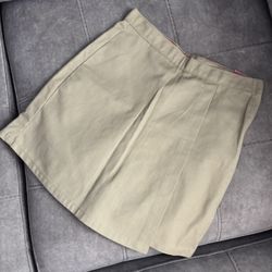BRAND NEW dickies skirt- size 10