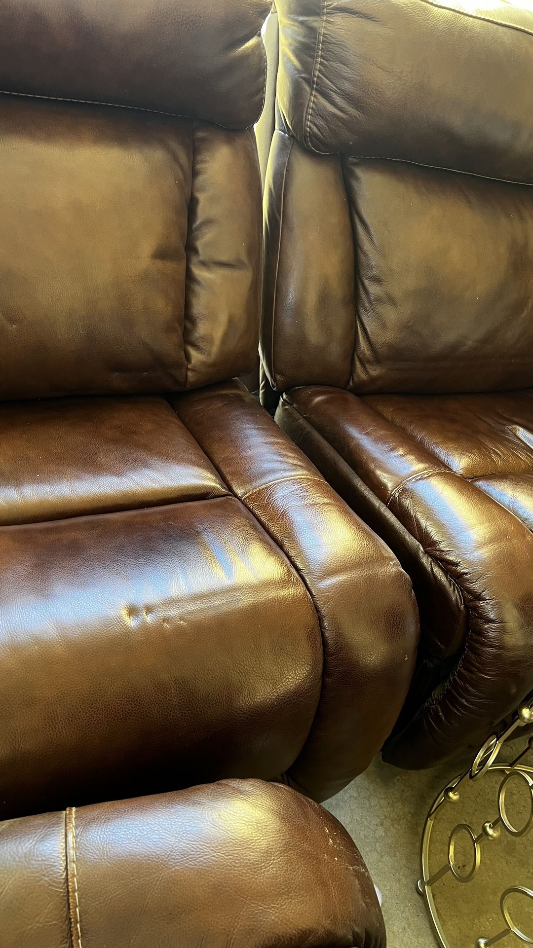 Leather 6 piece family couch(THROW OFFERS)